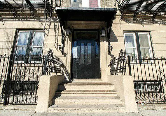 Rented by Premier Metro Realty Corp | media 42