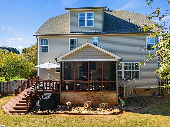 2nd image of 11 Garden Corners Ct