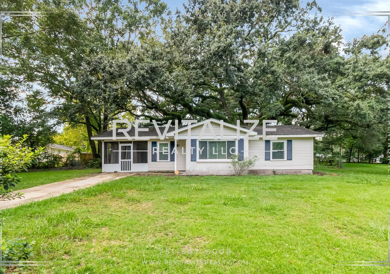 3BR/2BA Corner Lot Home Mobile, AL — Photo 1