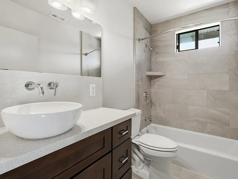 Upscale Westside Living! Spacious 2BD/2BA Above Copal Restaurant — Photo 31