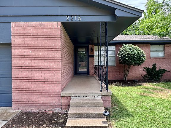 4th image of 2216 Marshall Dr