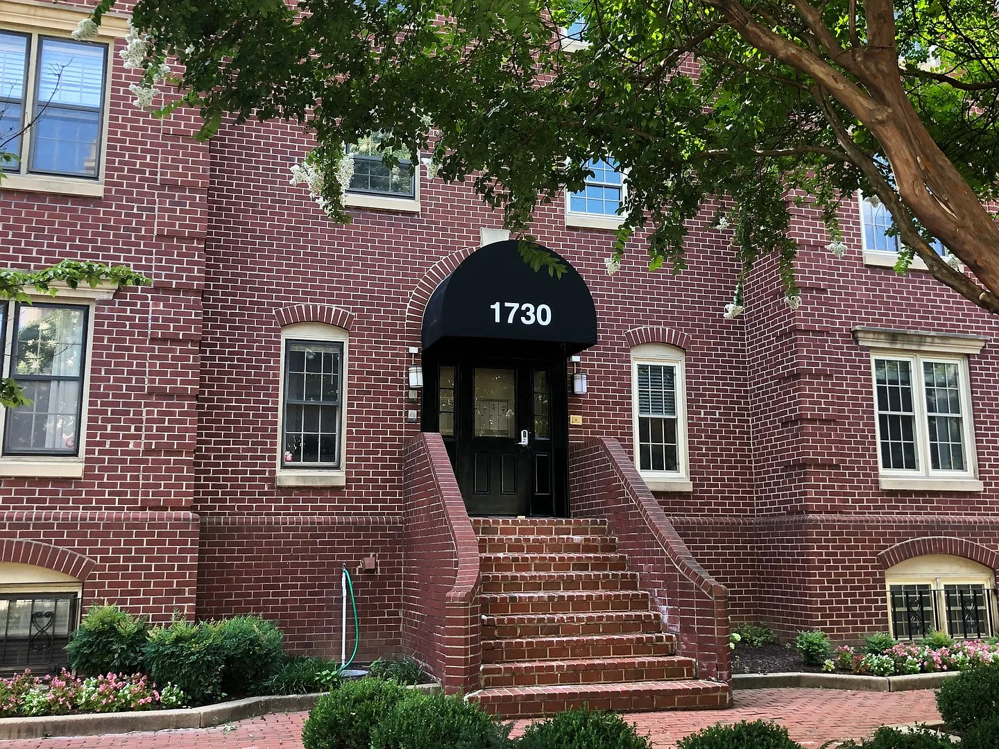 2 Bedroom 2 Bath duplex Condo in East DuPont — Photo 1