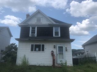 525 Louisiana Ave, Chester, WV 26034