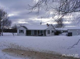 511 W Beard Rd, Pentwater, MI 49449