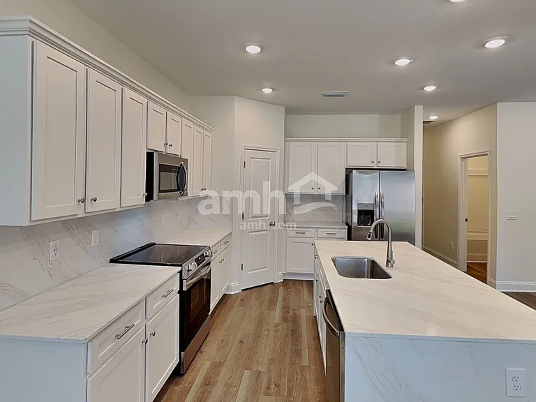 1015 Grafton Ridge Dr — Photo 3