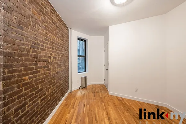Rented by Link NY Realty | media 20
