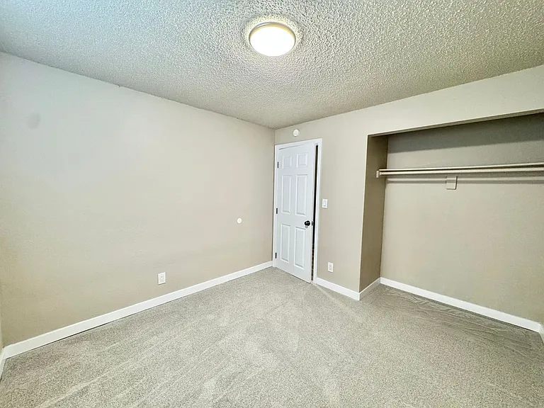 351 Gahart Dr #D — Photo 14
