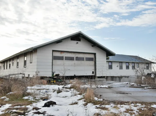 6940 W Gage Rd, Hallam, NE 68368