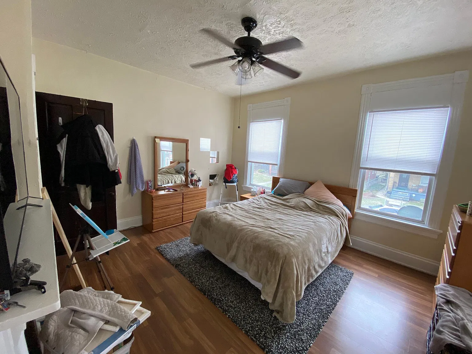 5 bed, 2300 sqft, $3,595 — Photo 2