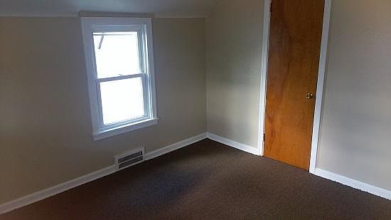 4th image of 1956 Whitney Ave #2
