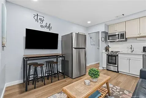 1 bed, 388 sqft, $1,800 — Photo 2