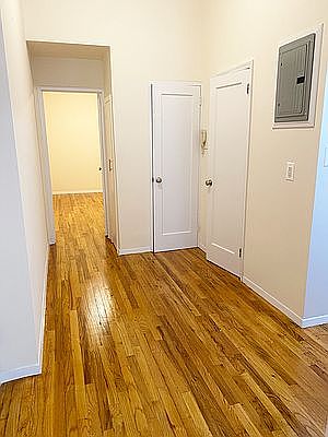 3rd image of 239 W 21st St #2A