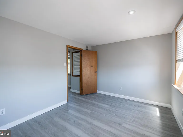 734 S 9th St #4F — Photo 8