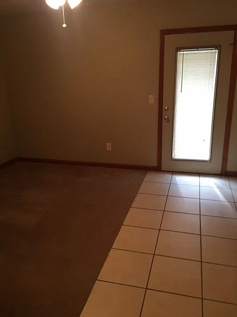 1 bed, 1.0 bath, 640 sqft, $1,000 — Photo 2