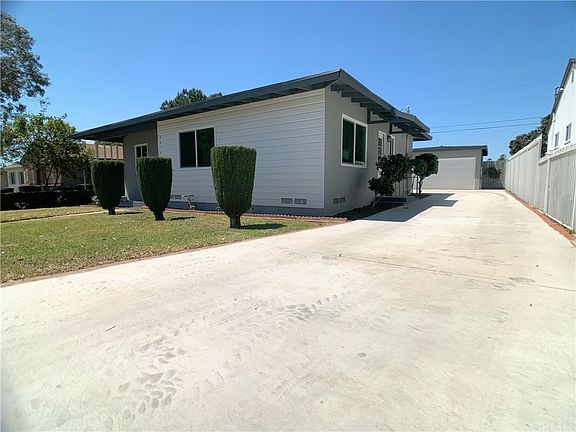 2nd image of 9414 Palmetto Ave