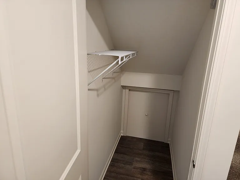 1537 Yosemite Way — Photo 3