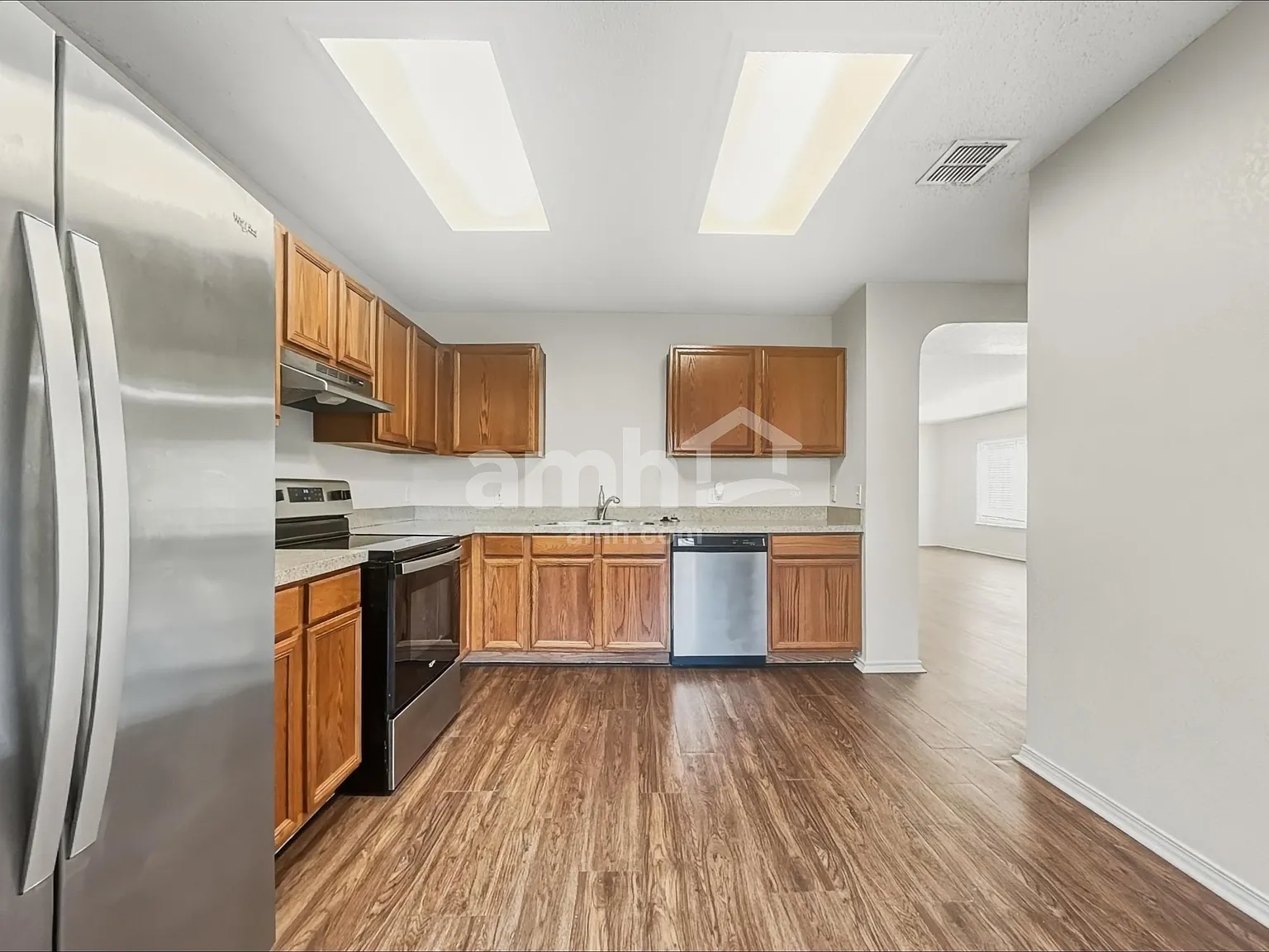 3 bed, 2.0 bath, 1640 sqft, $1,935 — Photo 3