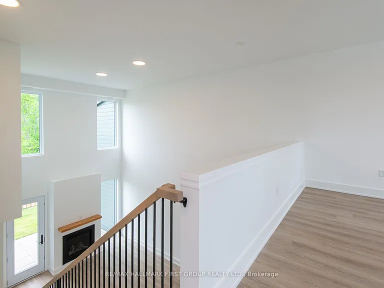 19 West St N #7 — Photo 11