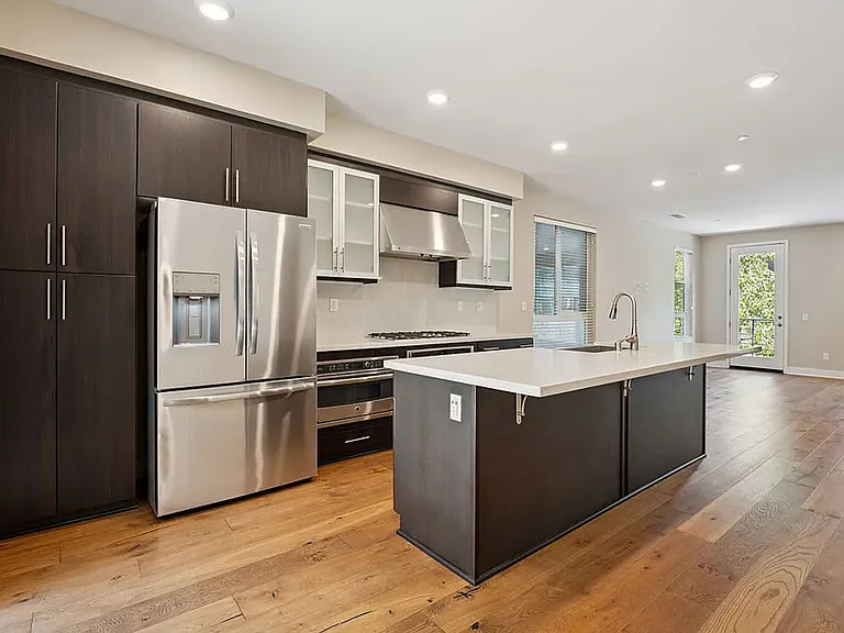 6746 Gill Way — Photo 8