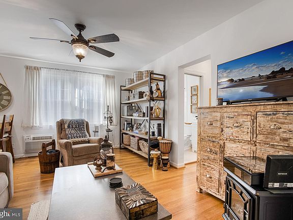 3rd image of 416 Bashford Ln APT 102
