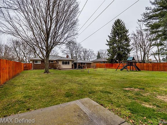 5th image of 44757 Morang Dr