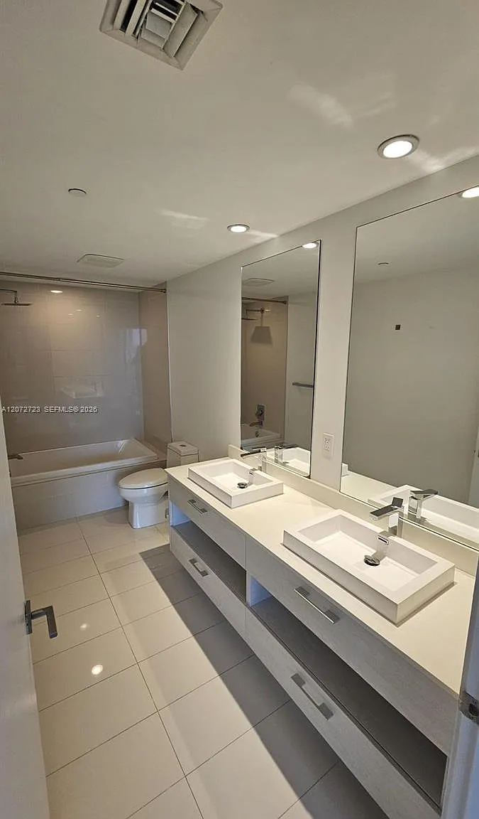 Brickell Heights East Con — Photo 3