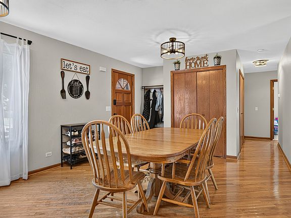 4th image of 10205 Sharon Ln