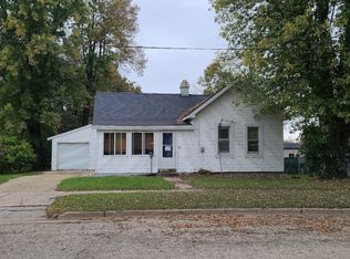 67 Shaw St, Clintonville, WI 54929