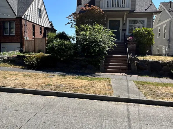 8250 15th Avenue NE, Seattle, WA 98114