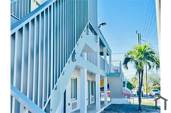 Building Photo - 1541 NW 1st Pl #7