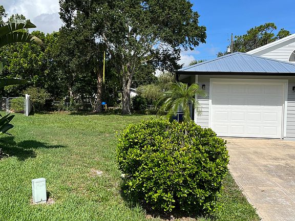 2nd image of 1437 SW Vizcaya Cir