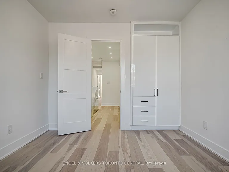 230 Willow Ave — Photo 19