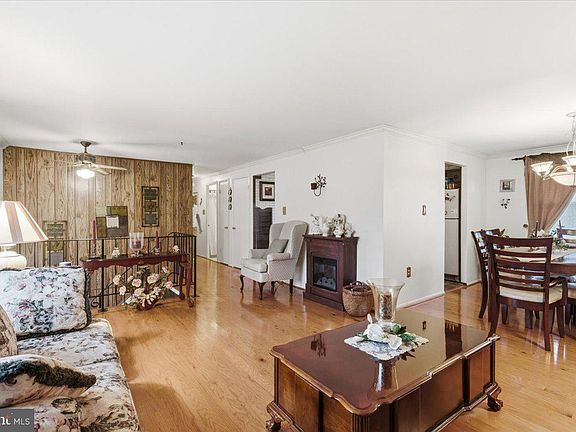 2nd image of 5923 Michael Rd