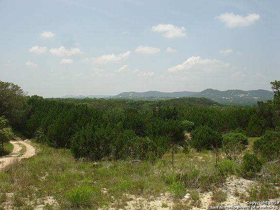 5th image of 456 Live Oak Pl