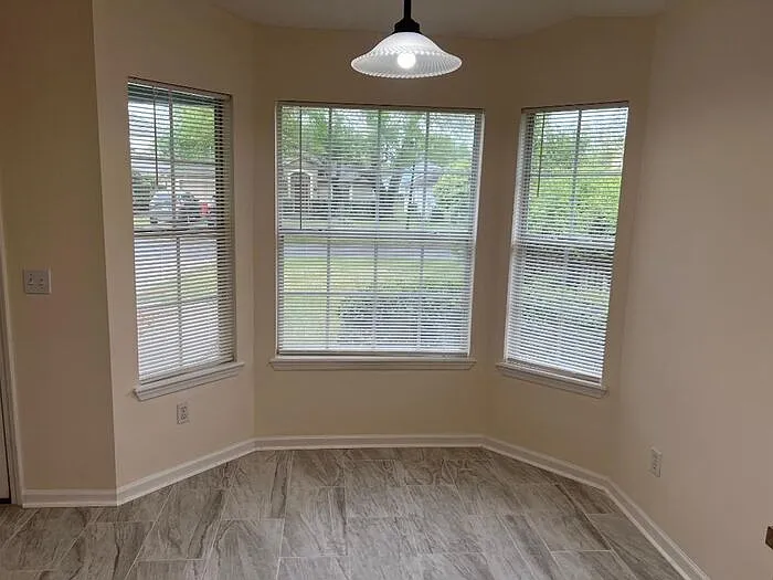 908 Buttercup Dr — Photo 6