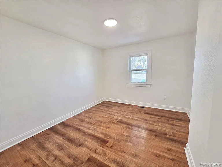 435 Bridge St — Photo 4