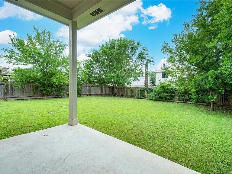 1501 Sweet Leaf Ln — Photo 33