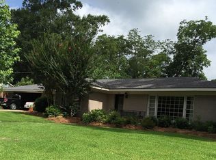 303 1st St SW, Magee, MS 39111