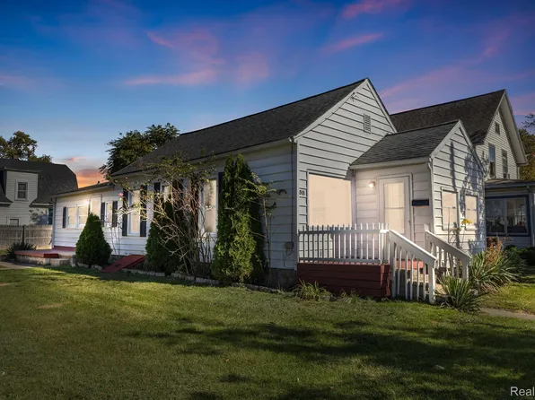 518 W 8th St, Monroe, MI 48161