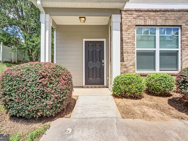 2626 Parrish Ct — Photo 5