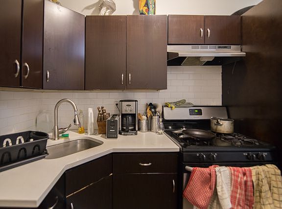 5th image of 477 Chauncey St #1B