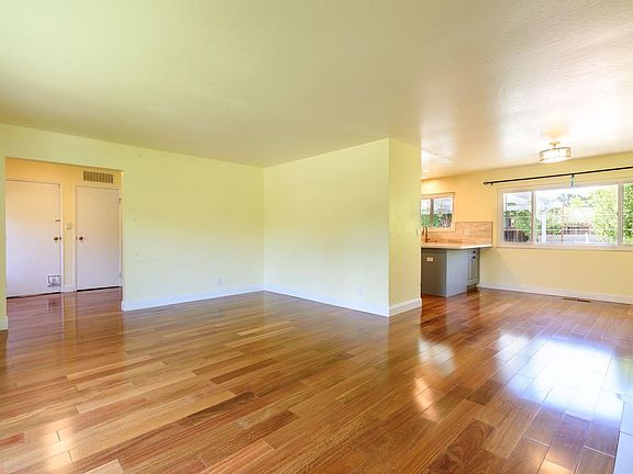 5th image of 6319 Menlo Dr