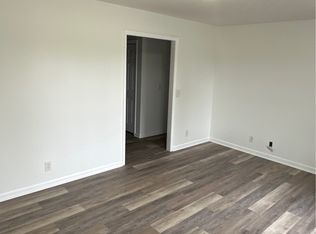 200 Glendale Ave APT B, Portland, TN 37148