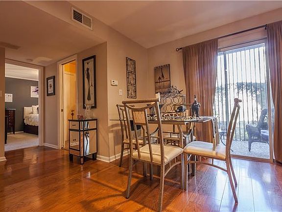 5th image of 4512 Jefferson St APT 6