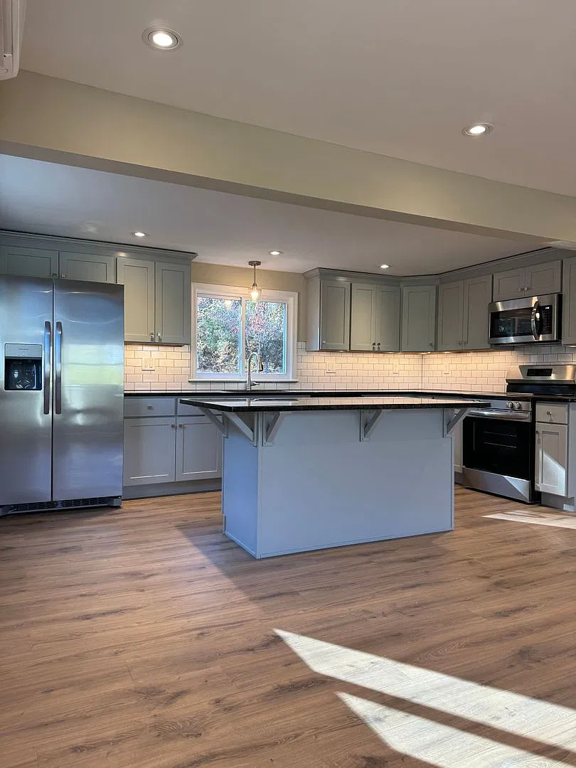 Rent to Own home with garage, yard, new kitchen and views — Photo 4