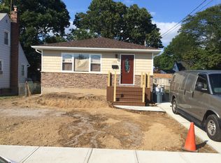 171 Van Buren St, Massapequa Park, NY 11762