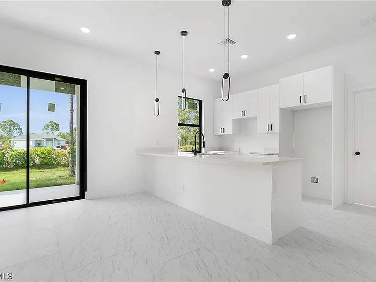 3175 Sunshine Blvd — Photo 16
