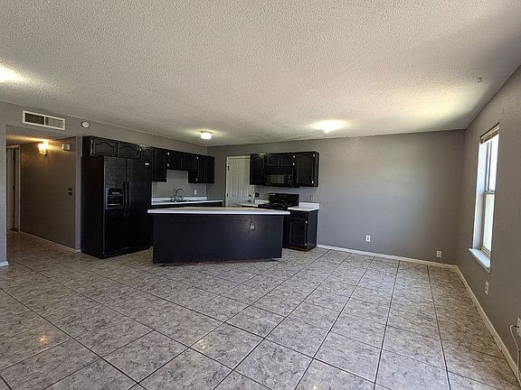 3rd image of 6176 Trowbridge Dr