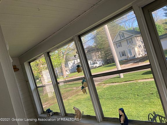 5th image of 205 E Meadow Heights Ave