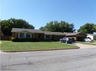 1137 S Briarcliff Cir, Wichita, KS 67207